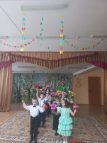 Утренник "Баба Яга в гостях у мам" Утренник "Баба Яга в гостях у мам".