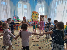 Масленица к нам пришла Масленица к нам пришла.